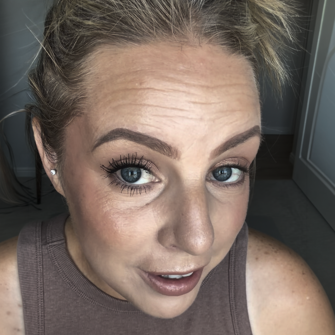 <p>1. Instantly Catches Every Lash, Even the Ones You Thought Were Gone</p>